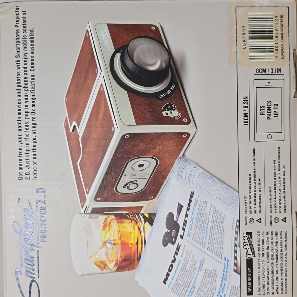 Smartphone Projector 2.0 Cinema In A Box - Picture 2 of 4